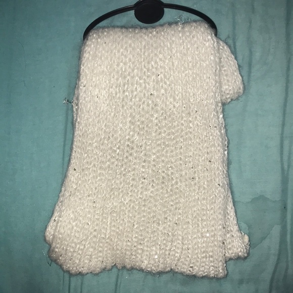 Brand new scarf and Pom Pom beanie set. - Picture 2 of 3